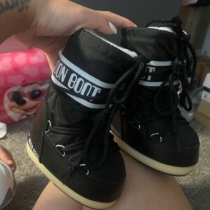 Toddler MOON BOOTS!! (AUTHENTIC)